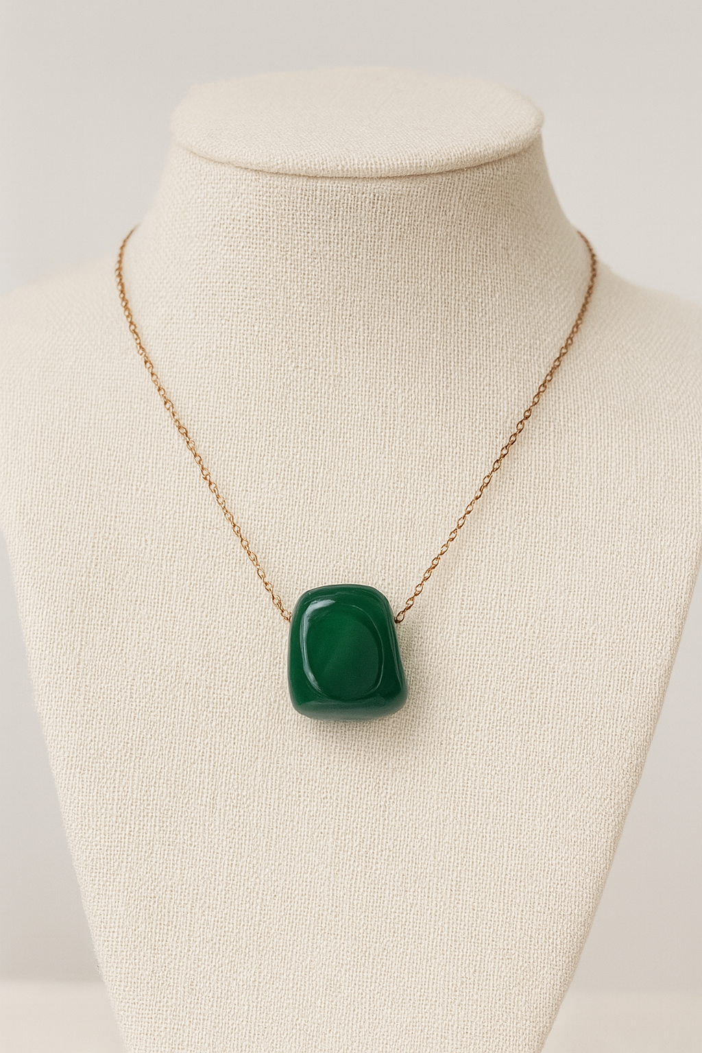 Collana in Agata Tinta Verde – Energia, Forza e Raffinata Eleganza