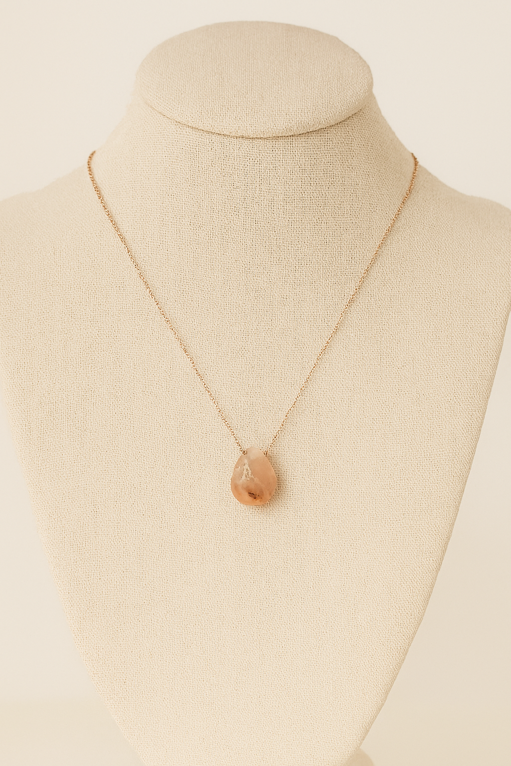 Collana in Agata Sakura – Delicatezza e armonia floreale