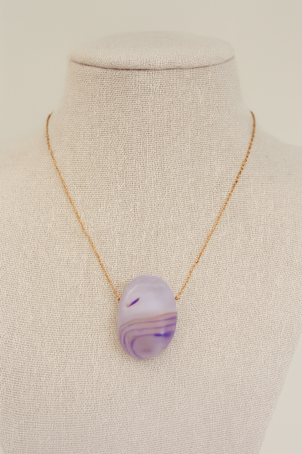 Collana in Agata Tinta Viola – Eleganza Mistica e Energia Protettiva