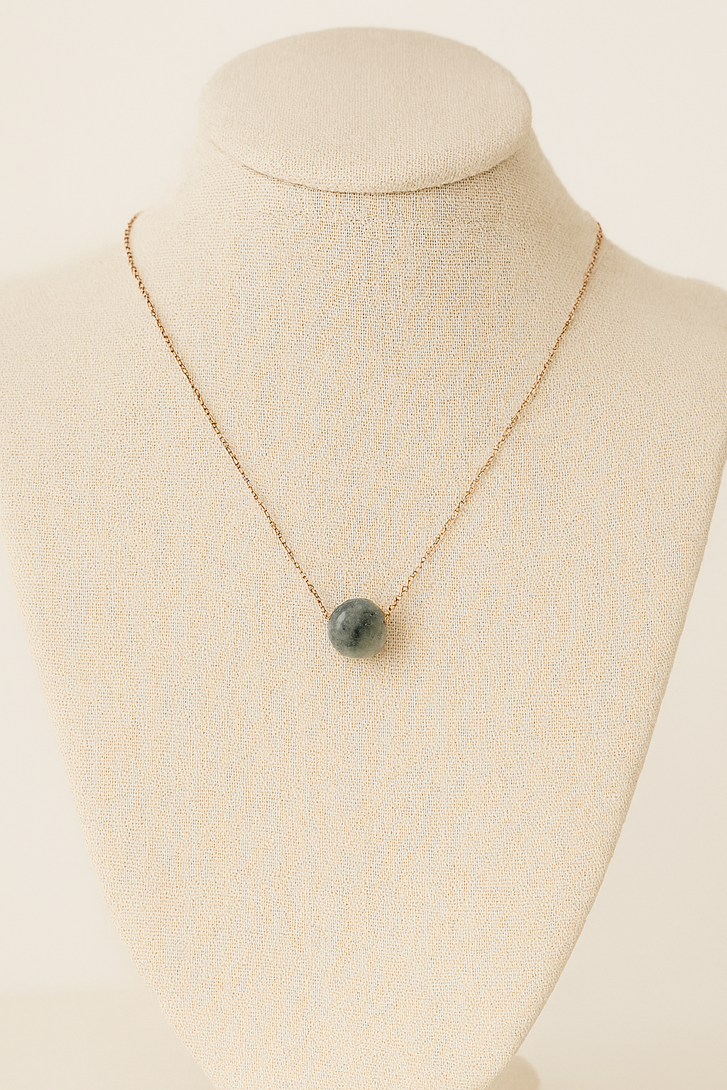Collana in labradorite fatta a mano – Luce interiore e mistero